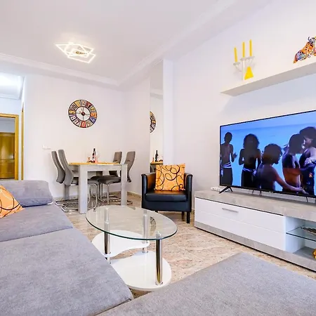 Home&holiday Goleta With Parking-option Апартаменти Торрев'єха